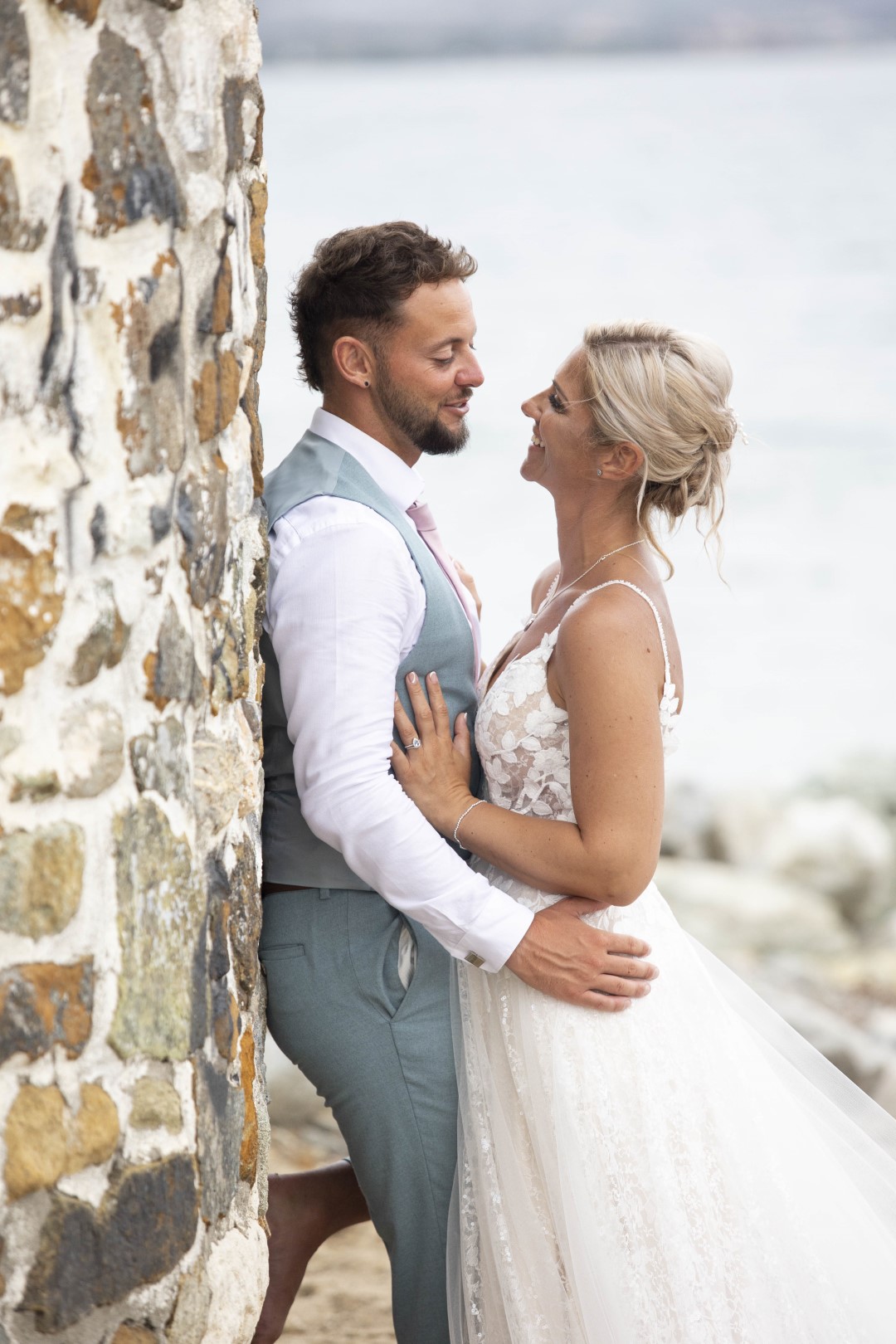 Book your wedding day in Blue Lagoon Queen